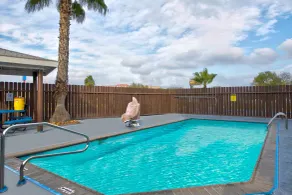 Motel 6-Eagle Pass, TX - Lakeside - Piscine