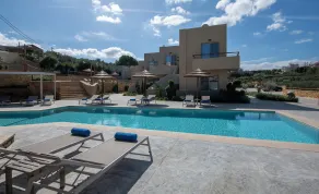 Villaggio Mare Suites - Basseng