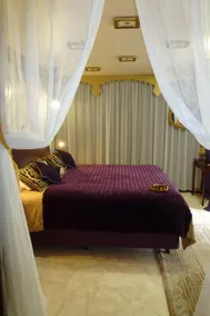 The Retreat at Froog Moore Park - Room