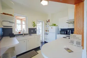 Charming Couple's Gem in Duluth w/ Enclosed Porch - Innenbereich