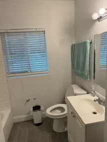 Villa Shores - Bathroom