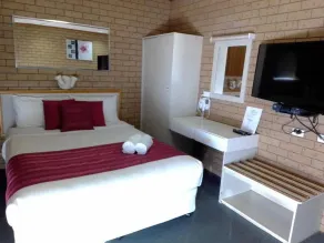 Country Home Motor Inn - Room