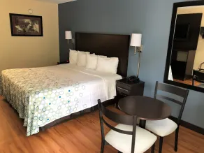 HomeTowne Studios by Red Roof Bordentown - McGuire AFB - Chambre