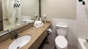 Studio 6 Suites Houston, TX - Spring - Badezimmer