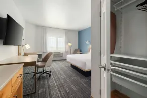 TownePlace Suites by Marriott Minot - Room