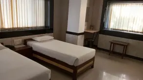 Hotel Arch Manor Deluxe - Room