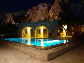 Seven Rock Cave Hotel - Basseng