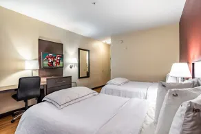 Red Roof Inn PLUS + Phoenix West - Chambre
