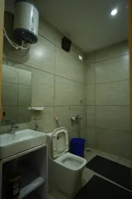 nine Apple Resort Dharali Harsil - Badezimmer