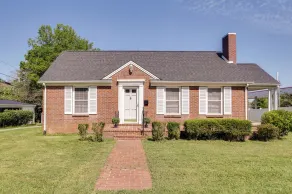 Charming Tullahoma Stay w/ Great Walkable Location - Interior