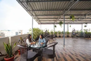 FabHotel Frendz - Nr Hitech City Metro Station - Restaurant