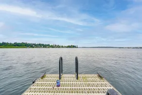 Executive Lake Washington Stay With Dock Access - Interior