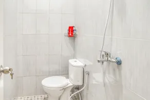 RedDoorz near Taman Mini Jakarta - Baño