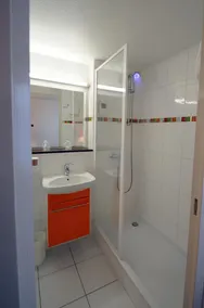 Inter-Hôtel Alizea Saint Saturnin - Salle de bain