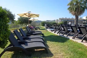 Hillside Studios & Apartments - Piscine