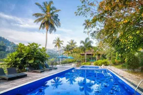 Serendip Stone Hotel and Bungalow - Piscina