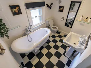 Lytham Hall Gate House - Bathroom