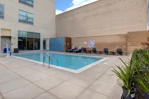 Holiday Inn Express & Suites - Glendale Downtown - Pool