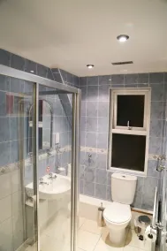 Croft Hotel - Bathroom