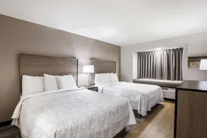 Red Roof Inn PLUS+ & Suites Savannah – I-95 - Room