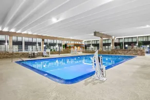 Quality Inn & Suites - Piscine