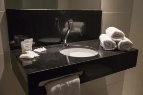 Amenit Hotel - Bathroom