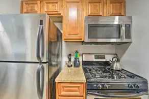 Central & Contemporary NJ Condo: Steps to Shore! - Innenbereich