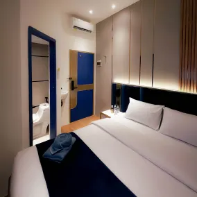 Qube Hotel by 98hospitality - Room