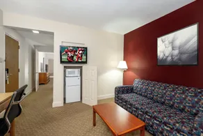 Red Roof Inn & Suites Hazleton - Room