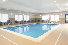 Hampton Inn Fairmont - Piscine