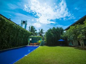 Saffron & Blue - Pool