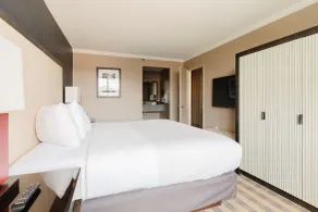 2500 Penn, a Placemakr Experience - Room