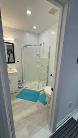 Cozy Studio Retreat in Scenic Georgina, Canada - Baño