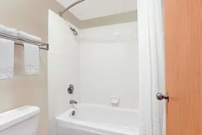 Days Inn by Wyndham Federal Way - Salle de bain
