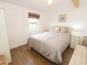 Foxes Den - Room