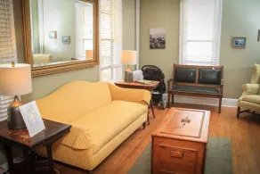 Pine Cottage Bed & Breakfast - Salottino della hall