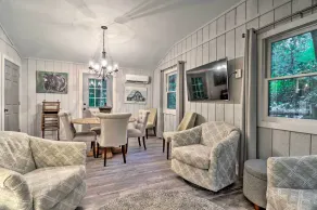 Walk to Main St: Highlands Cottage w/ Fireplace - Intérieur