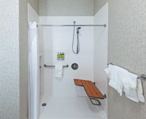 Holiday Inn Express & Suites Longview South I-20 by IHG - Salle de bain
