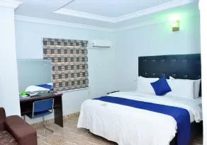 Luxurious Awoyaya Apartment With Private Pool and Garden - Room