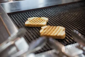 Holiday Inn Hotel & Suites Calgary South - Conference Ctr by IHG - Restaurant
