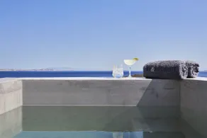 Mr and Mrs White Tinos - Vue de la chambre