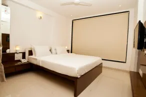 Hotel G-Square - Shirdi - Room