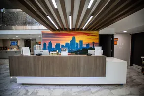 La Quinta by Wyndham Dallas I-35 Walnut Hill Ln - Reception