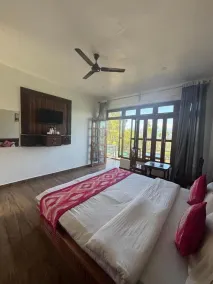 Lap Of Himalayas Resort - Chambre