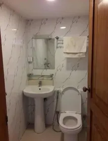 Saanvi Hotel & Restaurant - Bathroom
