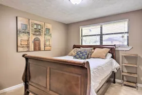 Douglasville Retreat w/ Deck, Dogs Welcome! - Chambre
