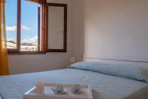 Outstanding Residenze Gallura 2 Bedroom Sleeps 5 - Værelse