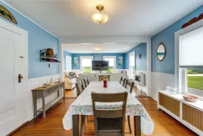 Peaceful Porch & Yard! Historic Upstate Farmhouse - Interiör