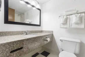 Thousand Hills Resort Hotel - Bathroom