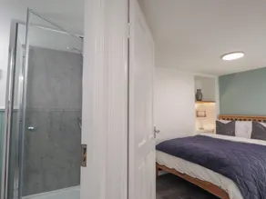 Wee Flat - Bad
